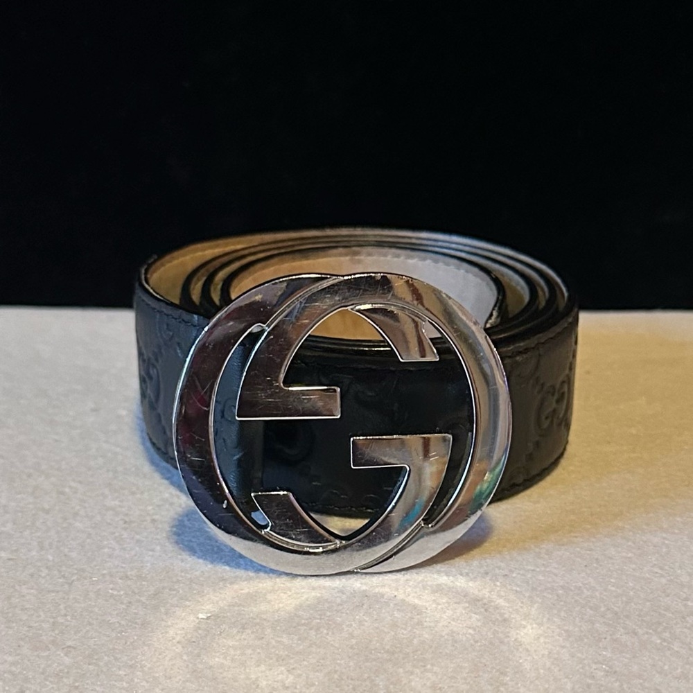 🔵 Gucci Monogram Black Embossed Belt with Silver Emblem Unisex